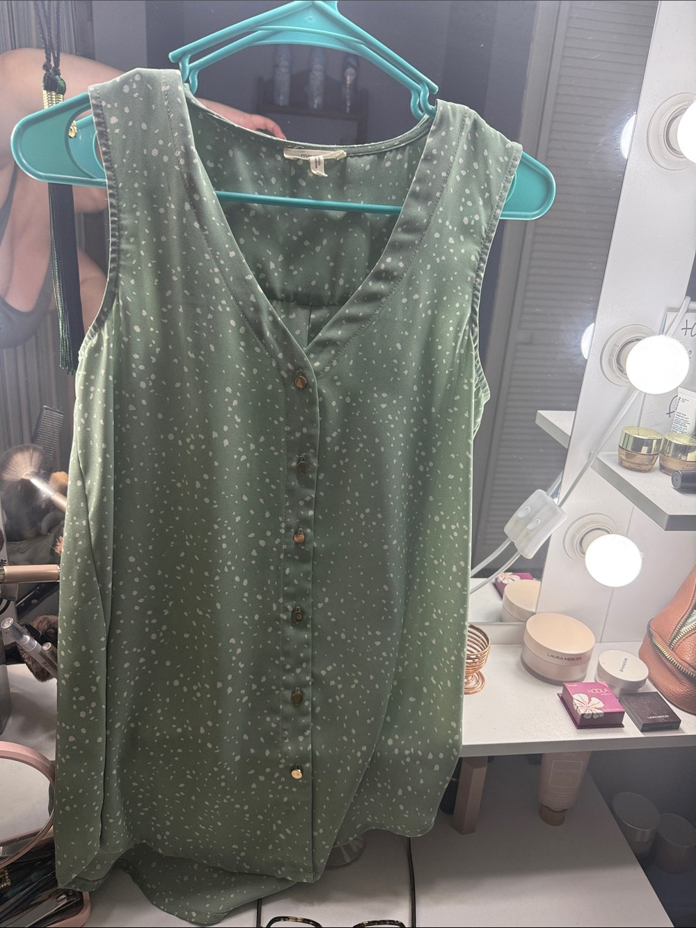 Maurices Sage Green Sleeveless Button-Front Top with White Speckle